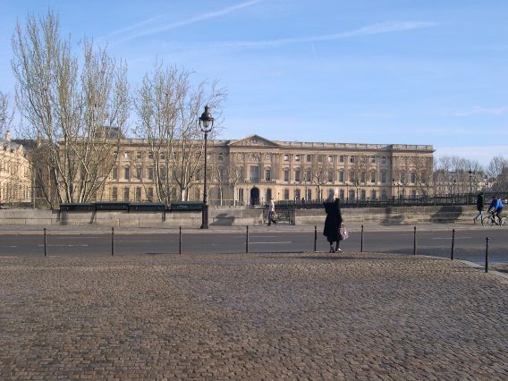  Le Louvre